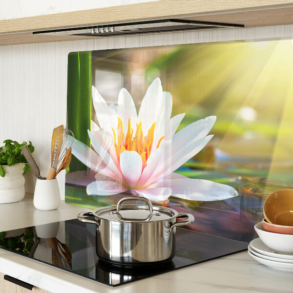 Snijplanken glas Waterlelie in het zonlicht