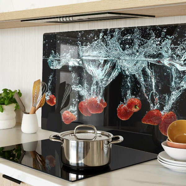 Snijplanken glas Aardbeien in water