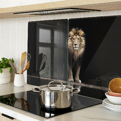 Snijplanken glas Leeuw op een donkere achtergrond