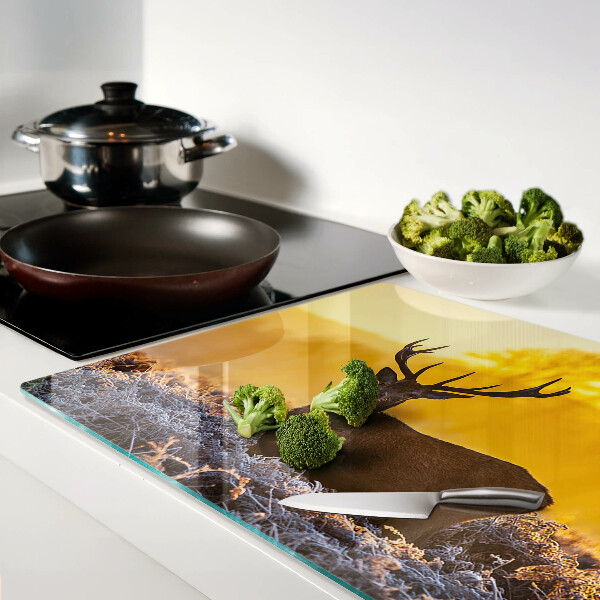 Szklana deska kuchenna Jeleń na tle porannego krajobrazu