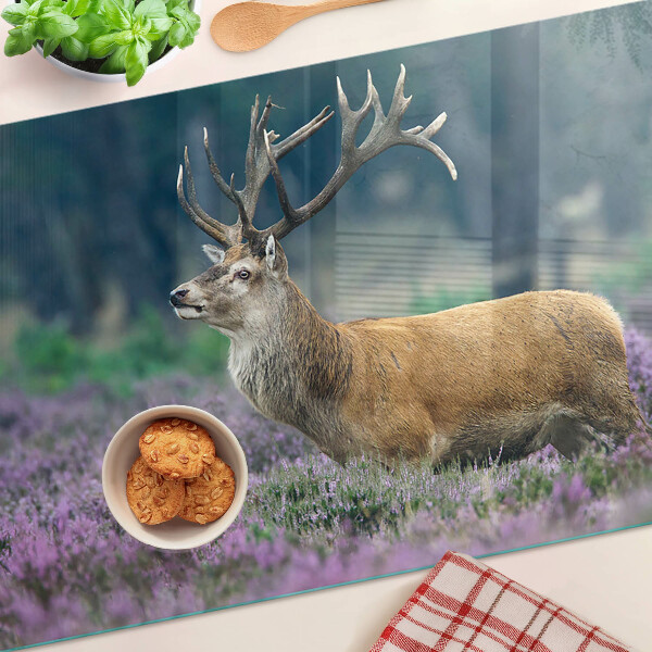 Szklana deska do krojenia Jeleń w krajobrazie z lawendą
