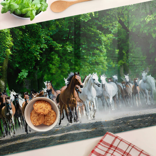 Snijplanken van glas Galopperende paarden in de natuur