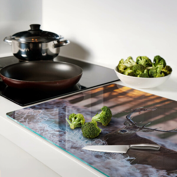 Deska kuchenna szklana Jeleń w zimowym lesie