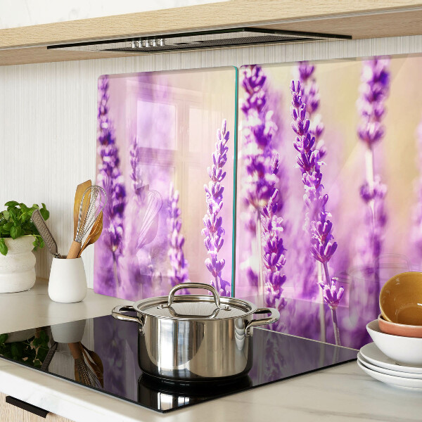 Glazen snijplanken Lavendelbloemen op een achtergrond met kleurverloop