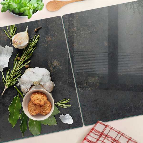 Glazen snijplanken Bloemen en kruiden op een marmeren achtergrond