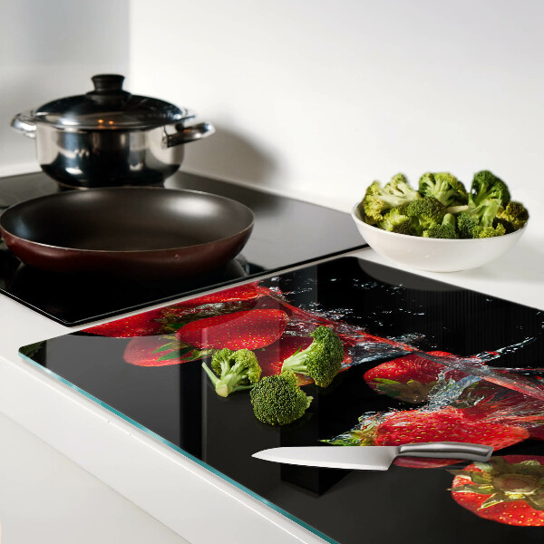 Snijplanken glas Aardbeien in water