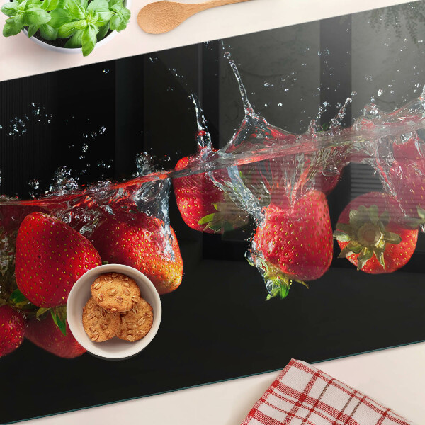 Snijplanken glas Aardbeien in water
