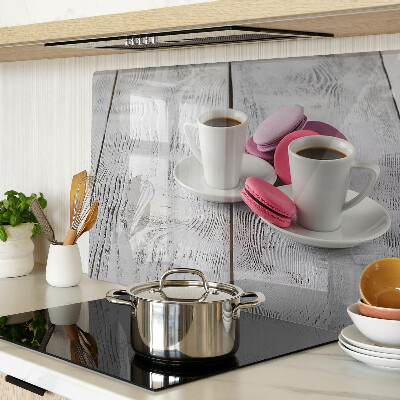 Szklana deska kuchenna Kawa i makaroniki na tle drewna