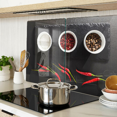 Szklana deska do krojenia Przyprawy i czerwone papryczki