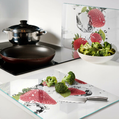 Snijplanken van glas Aardbeien met ijs