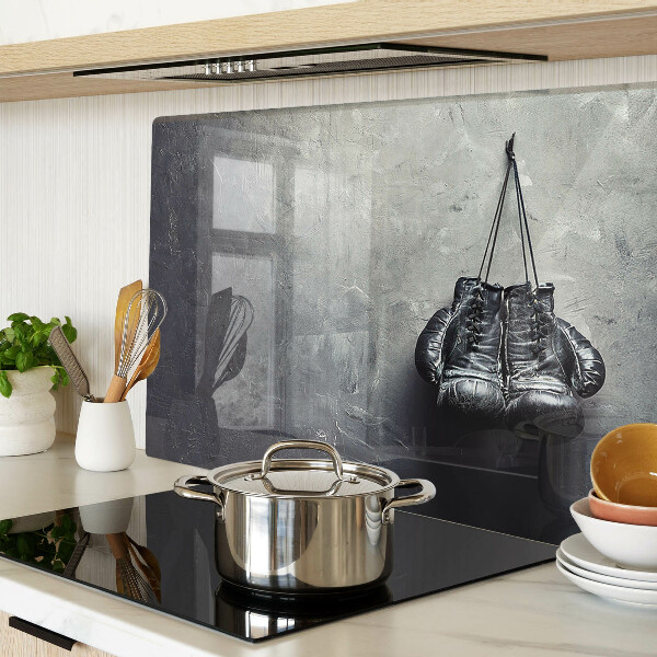 Szklana deska do krojenia Fotel w minimalistycznym wnętrzu