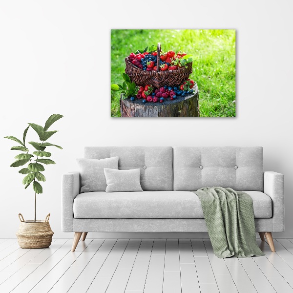 Plexiglas foto Een mand met bosvruchten