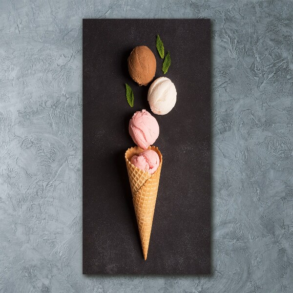 Staand foto in plexiglas IJs in een wafelhoorntje