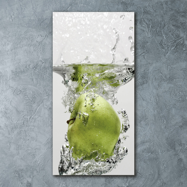 Staand foto in plexiglas Een appel onder water