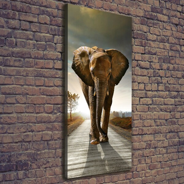 Verticale canvasfoto Lopende olifant