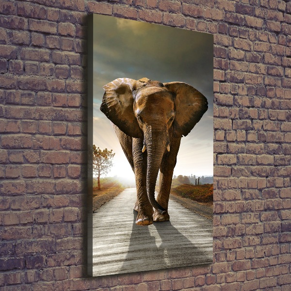 Verticale canvasfoto Lopende olifant