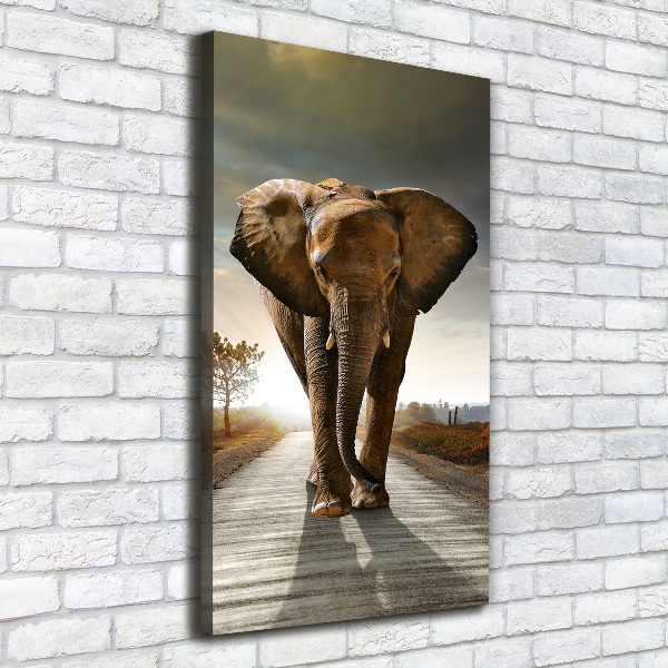 Verticale canvasfoto Lopende olifant