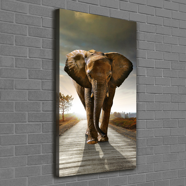 Verticale canvasfoto Lopende olifant