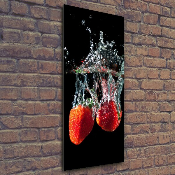 Verticale foto op glas Aardbeien onder water