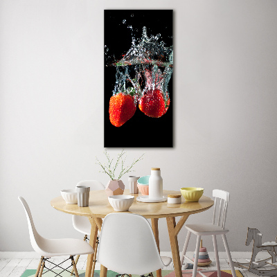 Verticale foto op glas Aardbeien onder water