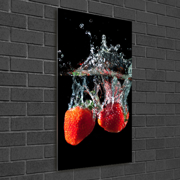 Verticale foto op glas Aardbeien onder water