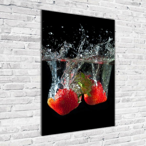Verticale foto op glas Aardbeien onder water