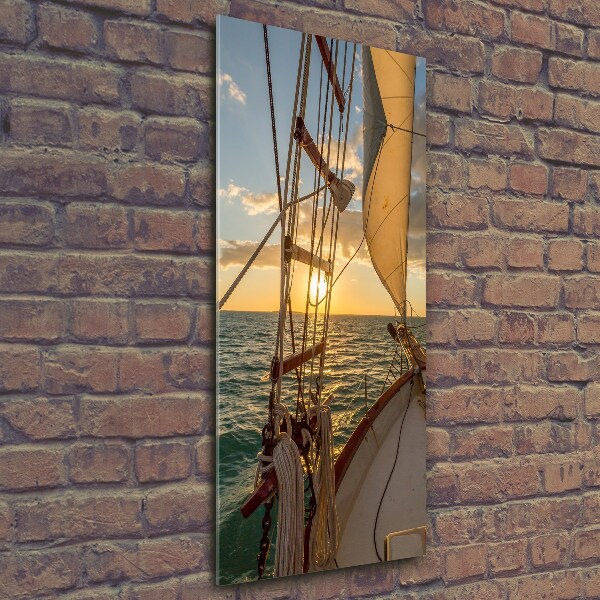 Verticale glasfoto Een jacht op zee