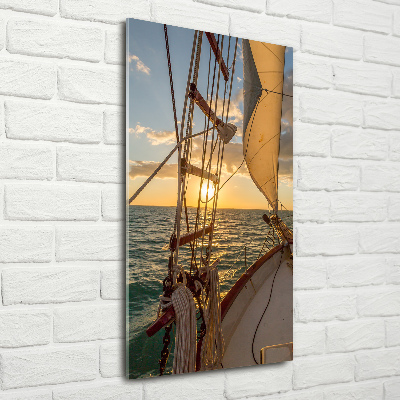 Verticale glasfoto Een jacht op zee