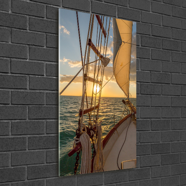 Verticale glasfoto Een jacht op zee