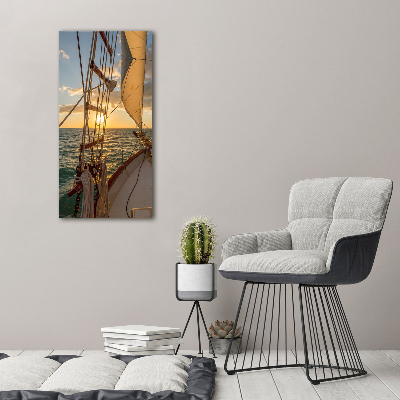 Verticale glasfoto Een jacht op zee