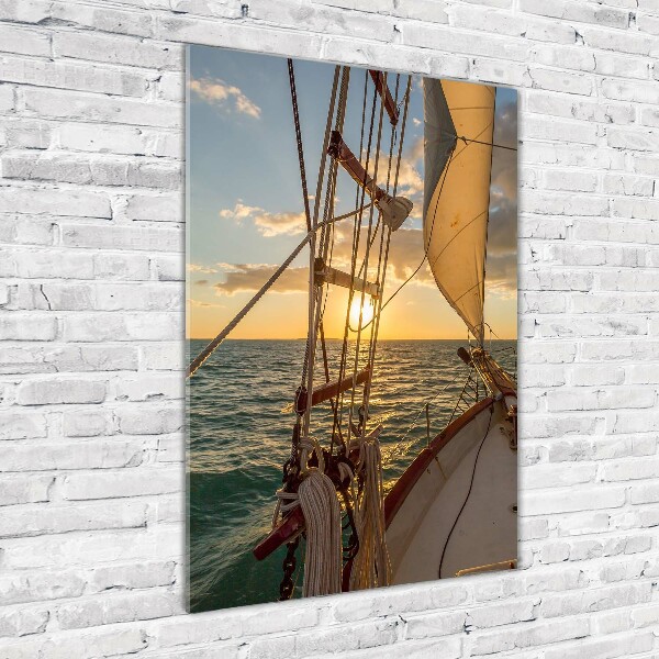 Verticale glasfoto Een jacht op zee