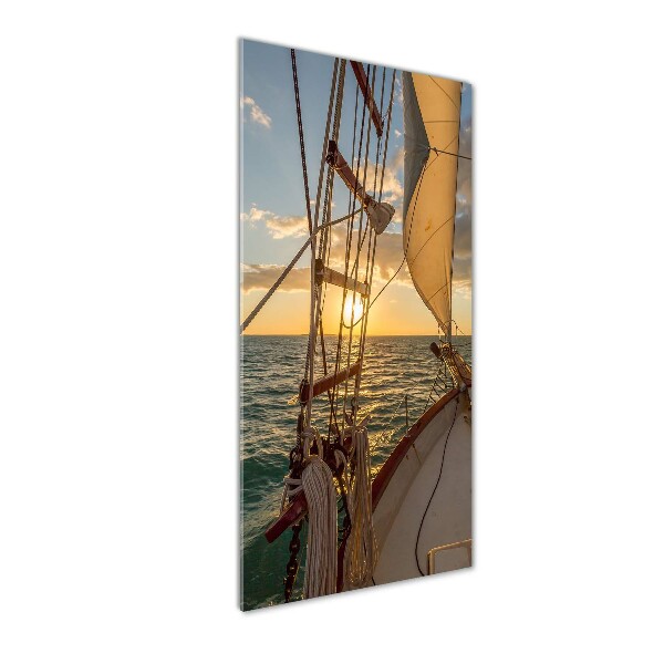 Verticale glasfoto Een jacht op zee