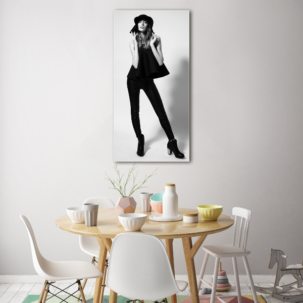 Verticale foto op glas Vrouw in het zwart