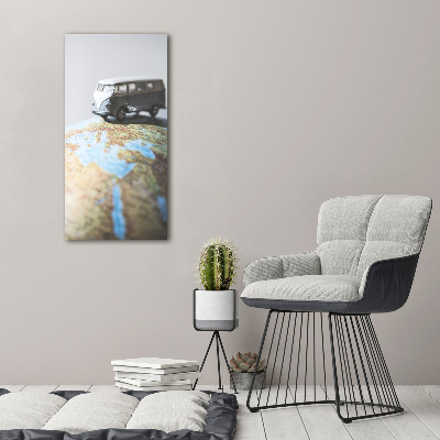 Verticale glasfoto Van op een globe