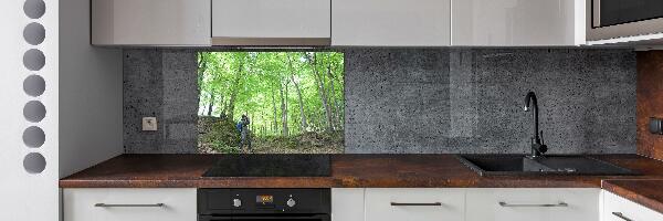 Glazen achterwand keuken Ornitholoog in het bos