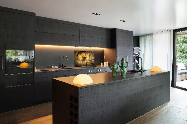 Achterwand keuken Peille bij nacht Frankrijk