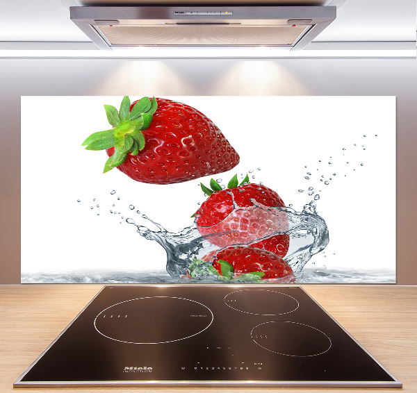 Glazen achterwand keuken Aardbeien en water