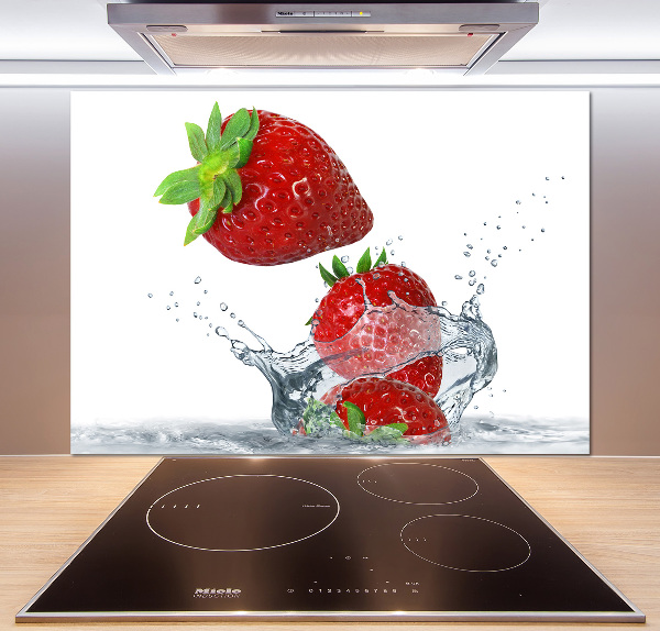 Glazen achterwand keuken Aardbeien en water