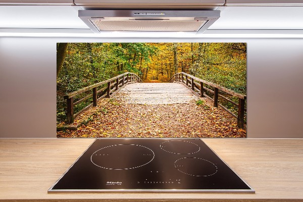 Glazen achterwand keuken Brug in het herfstbos