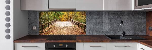 Glazen achterwand keuken Brug in het herfstbos