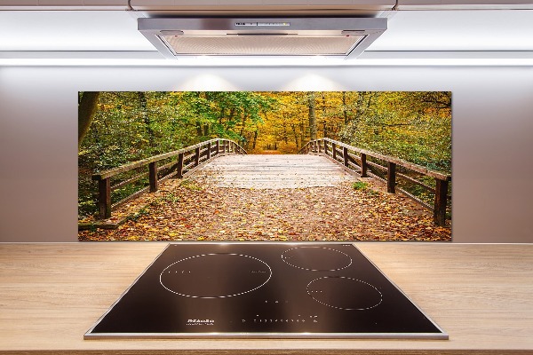 Glazen achterwand keuken Brug in het herfstbos