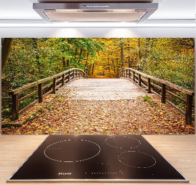 Glazen achterwand keuken Brug in het herfstbos