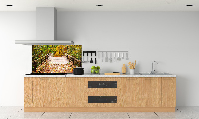 Glazen achterwand keuken Brug in het herfstbos