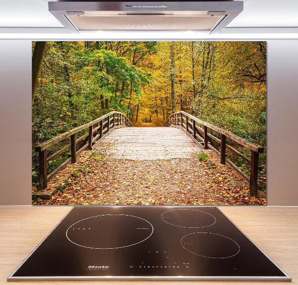 Glazen achterwand keuken Brug in het herfstbos