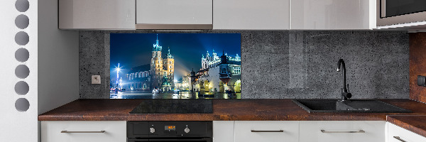 Spatplaat keuken Krakau bij nacht