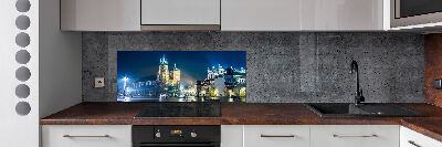 Spatplaat keuken Krakau bij nacht