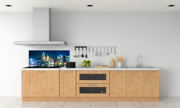 Spatplaat keuken Krakau bij nacht