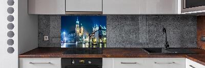 Spatplaat keuken Krakau bij nacht