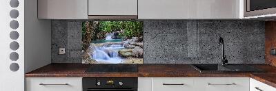 Glazen achterwand keuken Waterval in het bos
