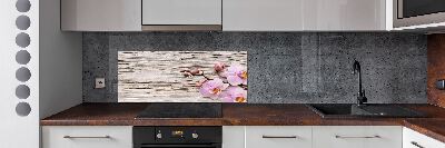 Glazen achterwand keuken Orchidee op hout